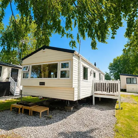 Cosy Dog-friendly Caravan At Bowland Fell In Yorkshire Ref 93022s Tatil Evi