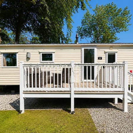 Cosy Dog-friendly Caravan At Bowland Fell In Yorkshire Ref 93022s Tosside
