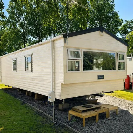 Tatil Evi Cosy Dog-friendly Caravan At Bowland Fell In Yorkshire Ref 93022s *