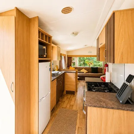 Cosy Dog-friendly Caravan At Bowland Fell In Yorkshire Ref 93022s