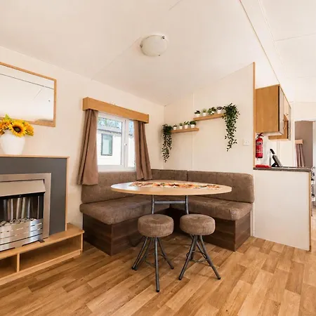 Cosy Dog-friendly Caravan At Bowland Fell In Yorkshire Ref 93022s * Tosside