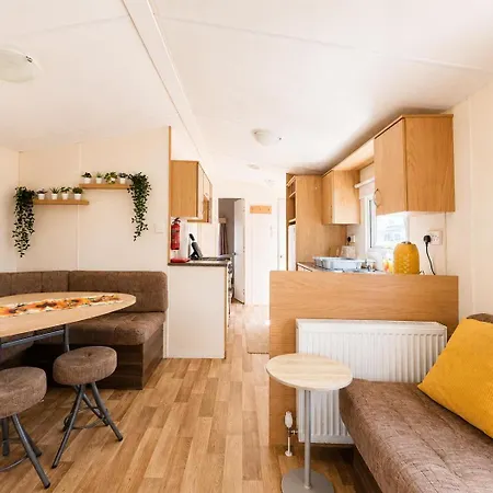 Cosy Dog-friendly Caravan At Bowland Fell In Yorkshire Ref 93022s * Tosside