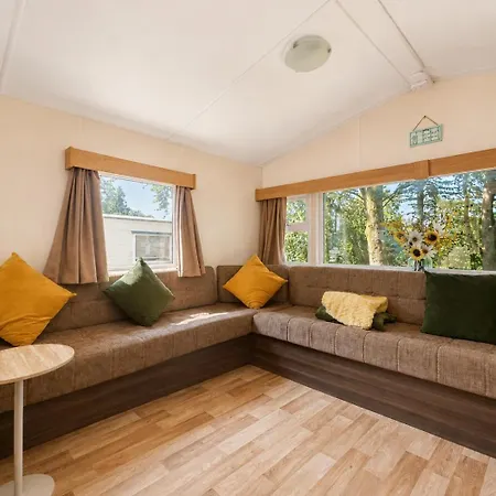Cosy Dog-friendly Caravan At Bowland Fell In Yorkshire Ref 93022s Tatil Evi Tosside