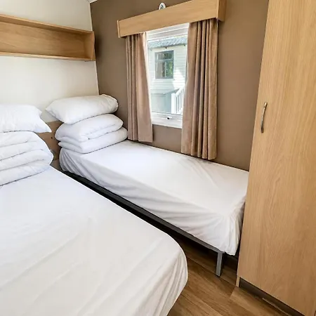 Cosy Dog-friendly Caravan At Bowland Fell In Yorkshire Ref 93022s Tosside