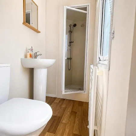Cosy Dog-friendly Caravan At Bowland Fell In Yorkshire Ref 93022s * Tosside