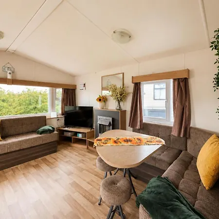 Cosy Dog-friendly Caravan At Bowland Fell In Yorkshire Ref 93022s *