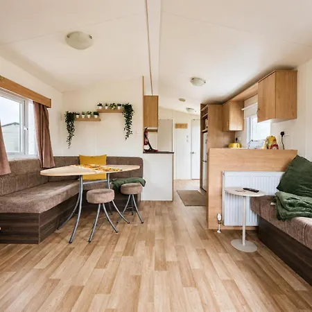 Cosy Dog-friendly Caravan At Bowland Fell In Yorkshire Ref 93022s Tosside